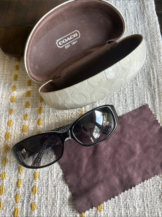 Coach Accessories - Vintage COACH Women’s Keri Black Sunglasses with Coach Hard Case